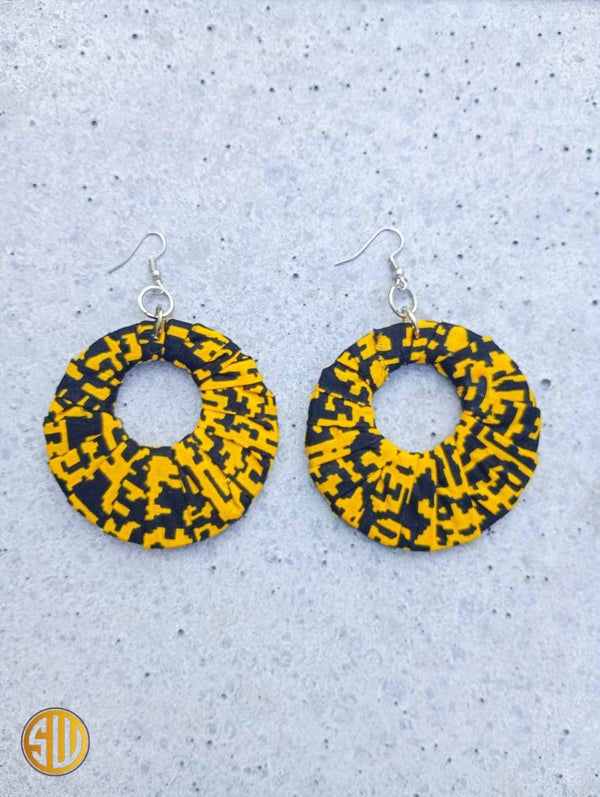 Boucles d’oreilles africaines en wax – Fait main au Kenya (plusieurs motifs)