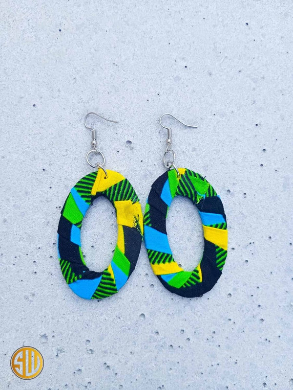 Boucles d’oreilles africaines ovales en wax – Fait main au Kenya