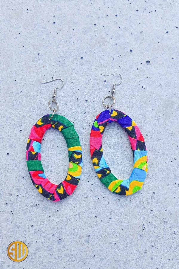 Boucles d’oreilles africaines ovales en wax – Fait main au Kenya