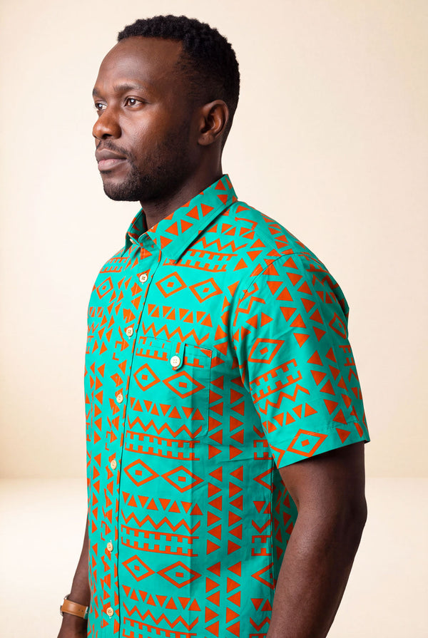 Chemise wax homme Zahra motif géométrique vert et orange coupe droite