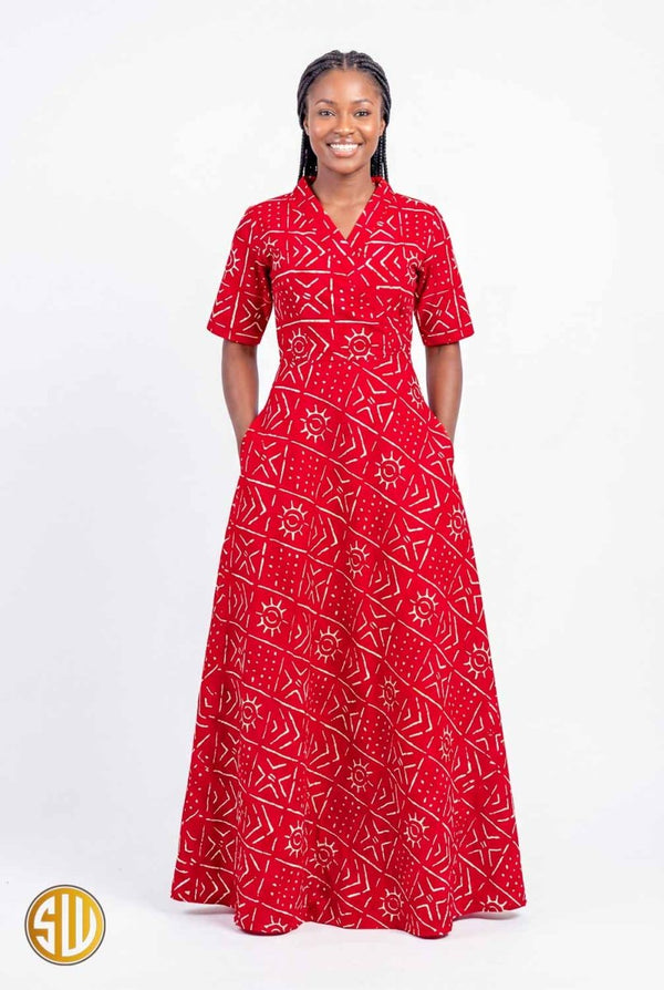 Robe longue wax Bogolan rouge – coupe portefeuille