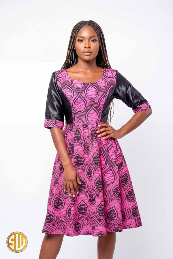 Robe wax bimatière – Imprimé feuilles fuchsia & satin noir