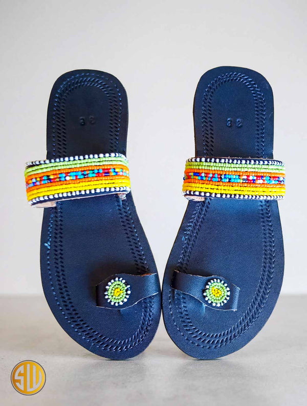 Sandales africaines en cuir noir avec perles Massaï