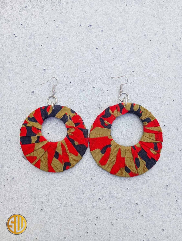 Boucles d’oreilles africaines en wax – Fait main au Kenya (plusieurs motifs)