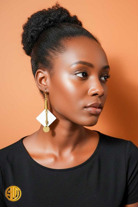 Boucles d'Oreilles en Corne Blanche et laiton - SublimeWax