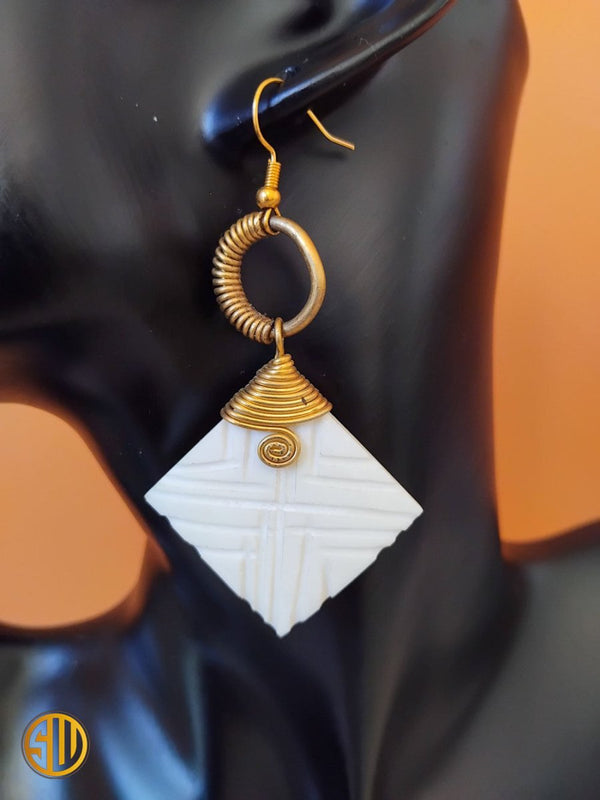 Boucles d’Oreilles “Massai” – Élégance Éthique & Design Géométrique