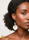 Boucles d’Oreilles Pendantes en Corne Blanche – Fait Main au Kenya