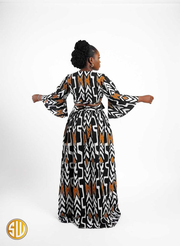 Ensemble africain crop top et jupe longue – imprimé ethnique noir, blanc et ocre