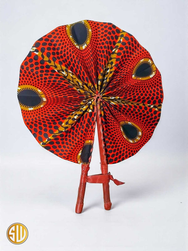 Éventail africain en wax orange et cuir – Fait main au Kenya