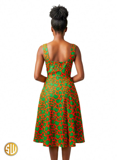 Robe évasée en wax africain vert et orange – Style moderne et coloré